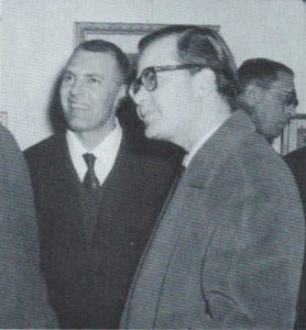 Michele Rosa con lo scrittore siciliano Giuseppe Bonaviri presso la galleria d'arte 