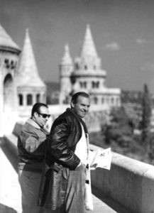 Michele Rosa con l'amico Rolando Sarra durante una visita a Budapest nel 1971