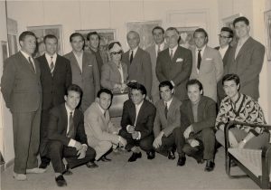 Artisti ed intellettuali presso la galleria d’arte “la Saletta” a Frosinone, 1961